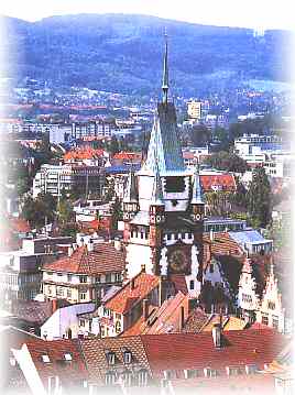 Das Martinstor eines der alten Freiburger Stadttore