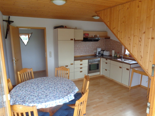 wohnung_zimmer.jpg (9041 Byte)