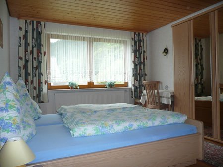 aufen_thalts_raum.jpg (18418 Byte)